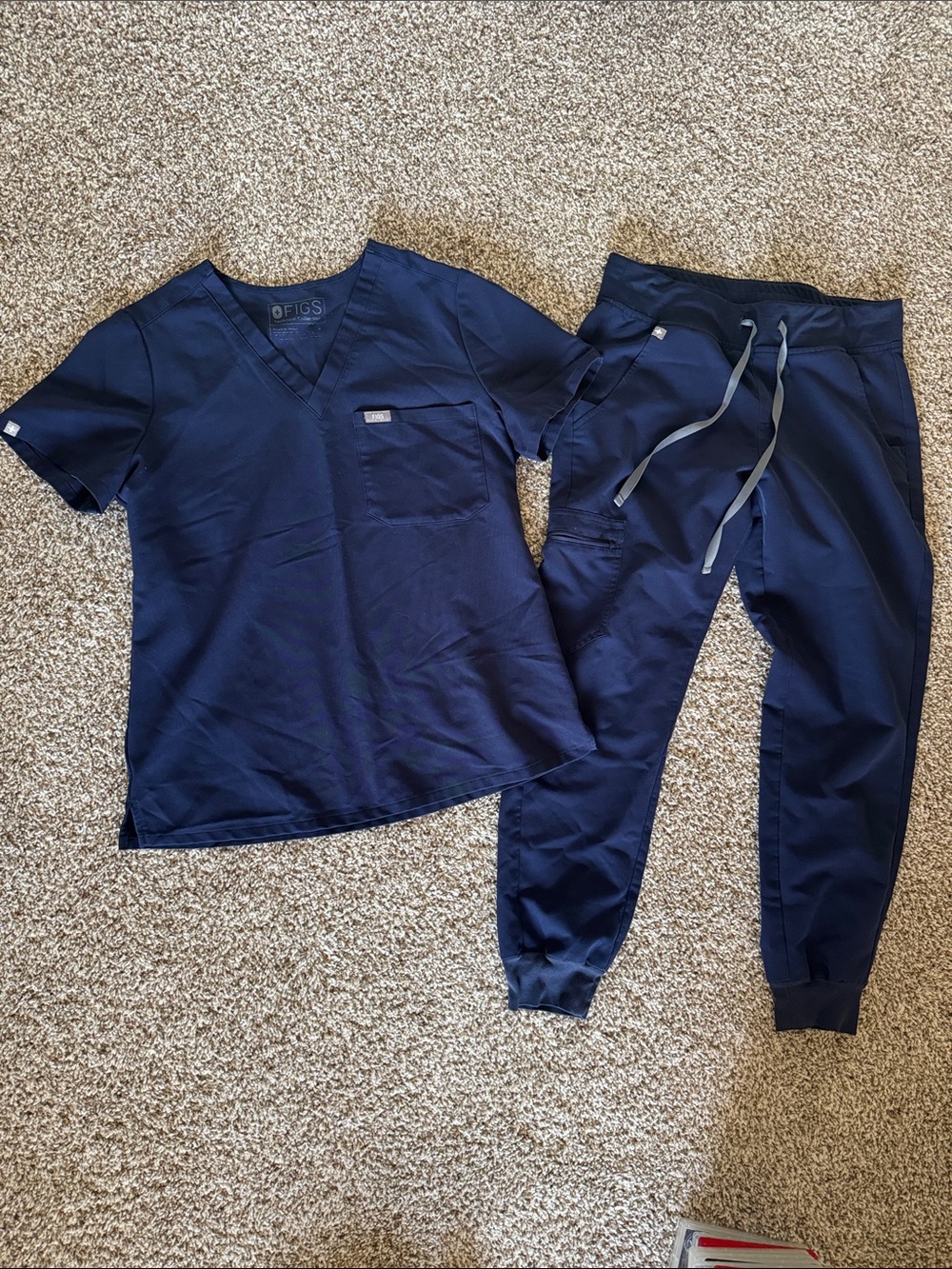 FIGS Navy Blue Scrub Set – S Top & SP Jogger Pants